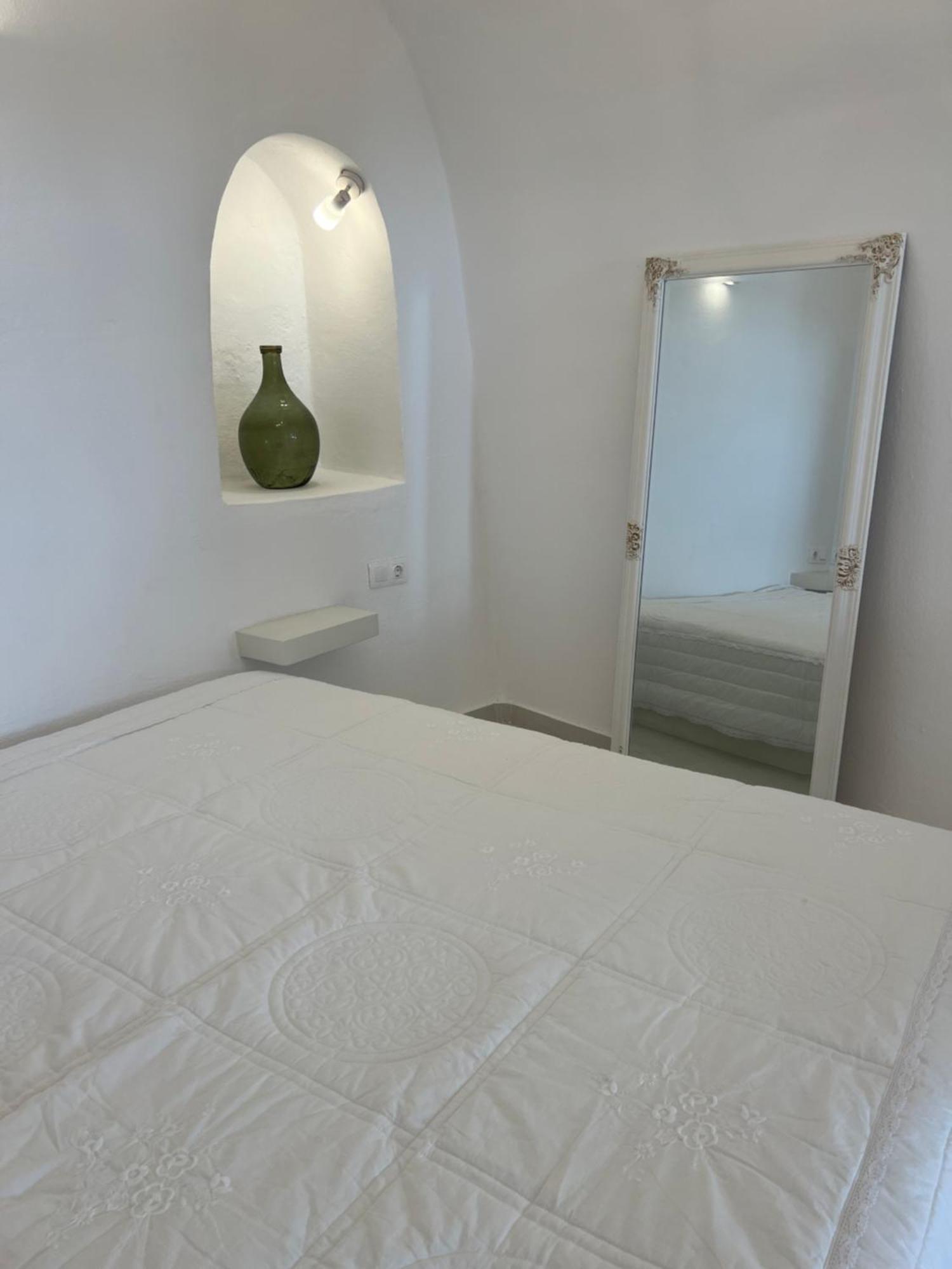 Cave Noelia Apartment Fira  Bagian luar foto