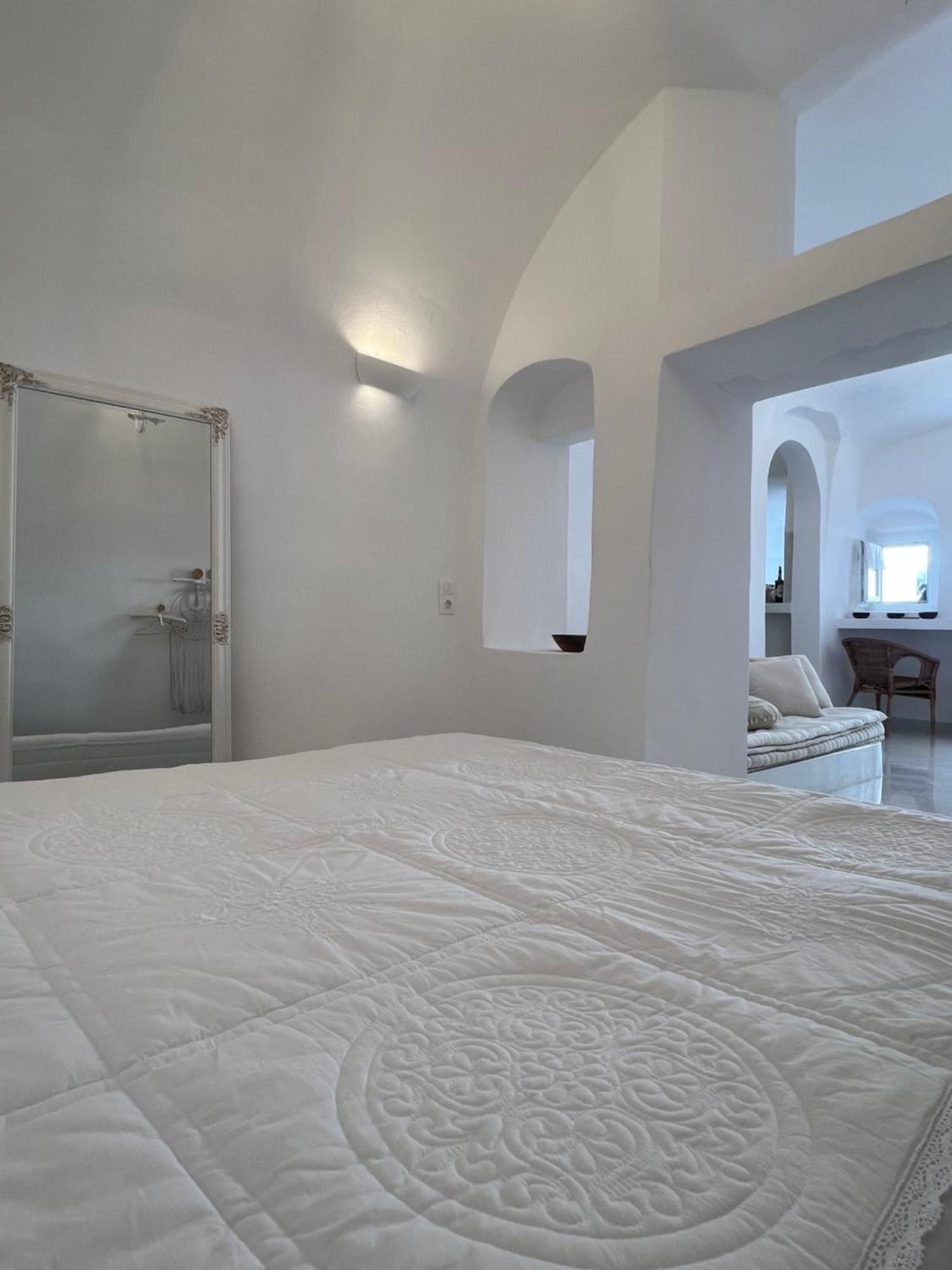 Cave Noelia Apartment Fira  Bagian luar foto